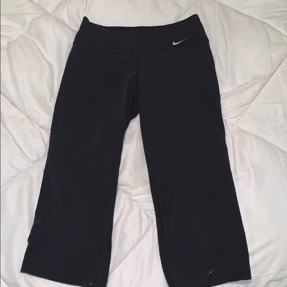 Black Nike Cropped Leggings